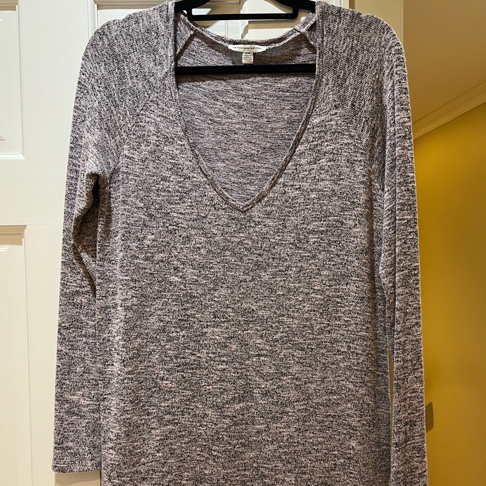 Light v-neck sweater